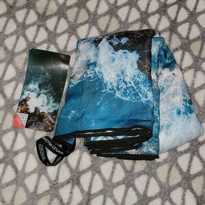 New Whitley Willows Reversible Microfiber Packable Towel 35" x 70" Sea Ocean